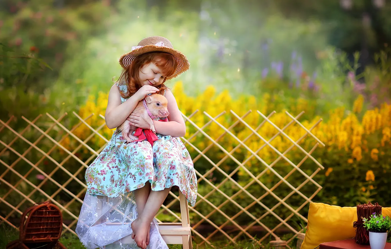 Photo wallpaper each, dress, friendship, girl, hat, bokeh, pig