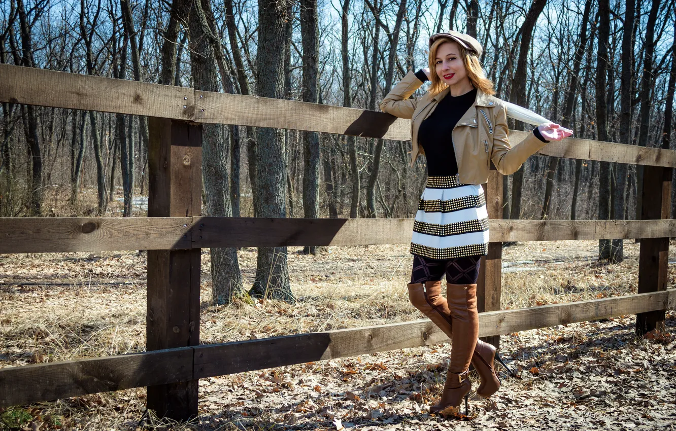 Photo wallpaper smile, the fence, blonde, cap, legs, boots, Victoria Borodinova