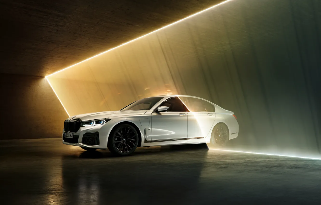 Photo wallpaper white, BMW, sedan, hybrid, four-door, G11, 7, 7-series