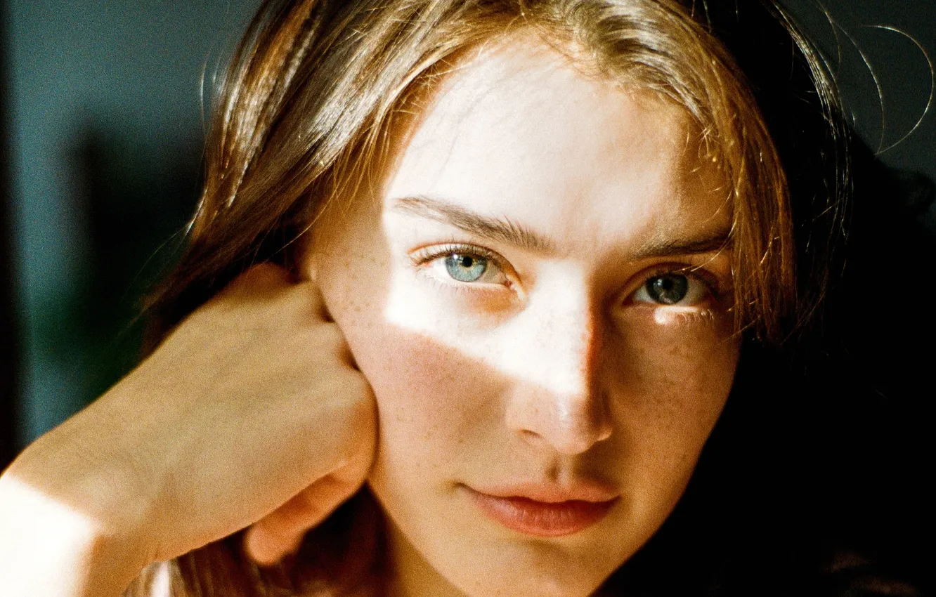 Photo wallpaper girl, photo, blue eyes, model, face, brunette, sunlight, portrait