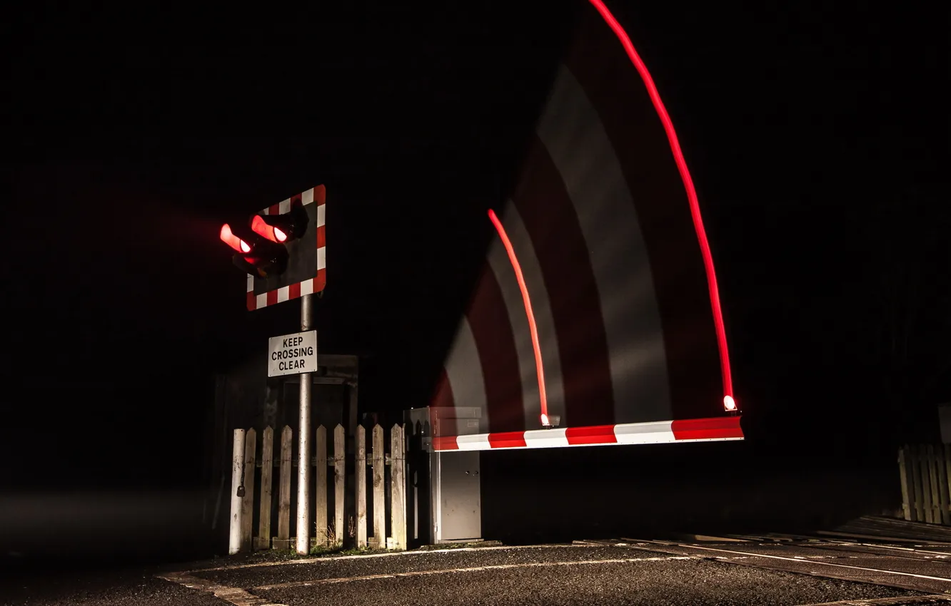 Photo wallpaper night, traffic light, railroad, moving
