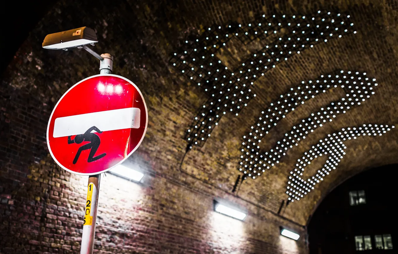 Photo wallpaper London, England, Blackfriars Road, Heavy Load