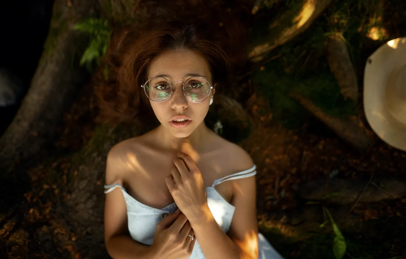 Photo wallpaper look, trees, nature, roots, pose, model, portrait, hat