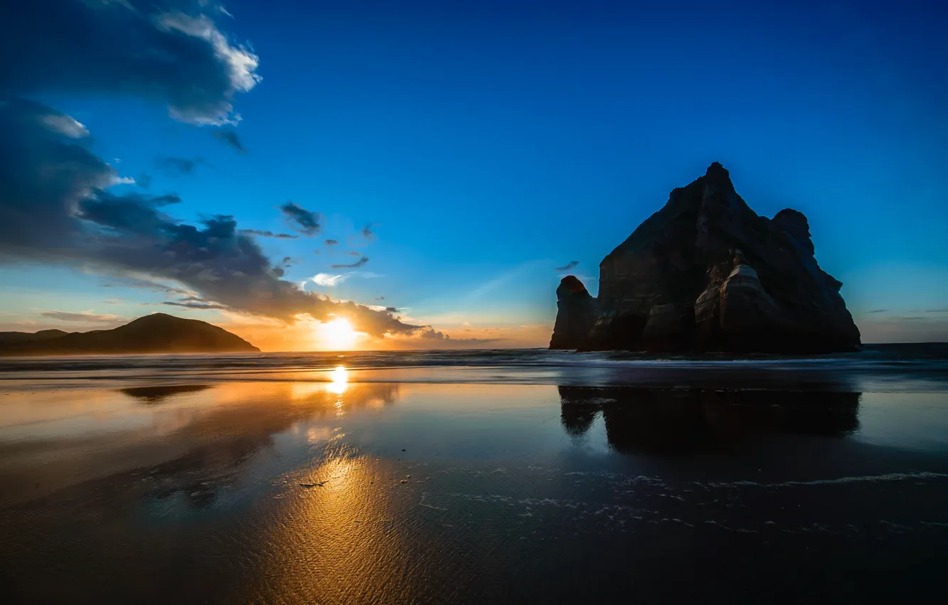 Photo wallpaper sand, beach, rocks, dawn, New Zealand, Wharikiri Beach