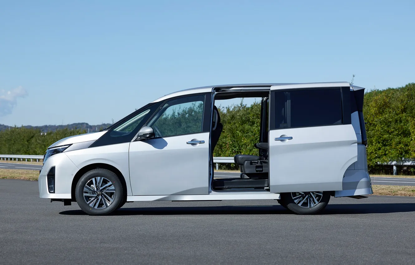 Photo wallpaper Nissan, side view, Serena, Nissan Serena