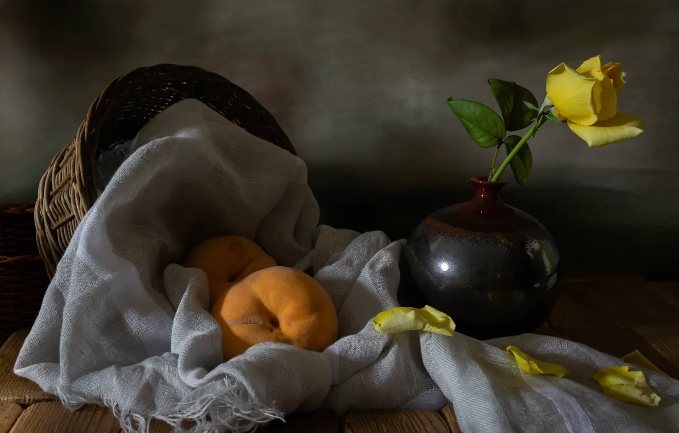 Photo wallpaper flowers, yellow, the dark background, table, roses, towel, petals, fabric