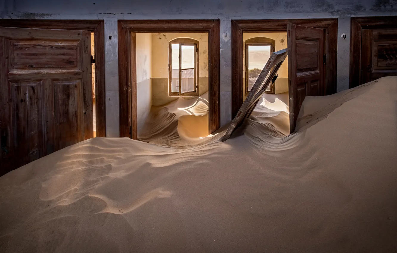 Photo wallpaper windows, house, sand, abandonment
