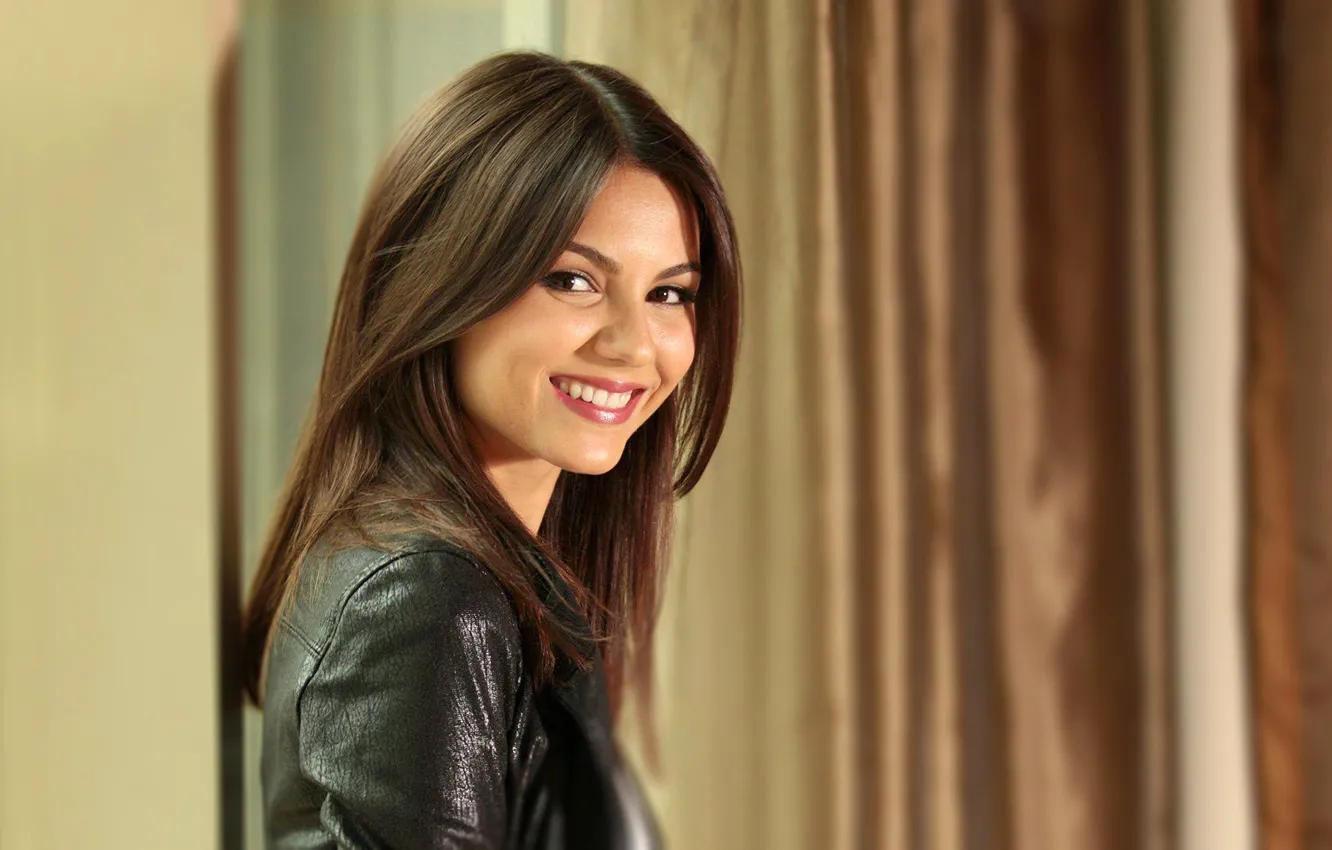 Photo wallpaper face, smile, model, hair, actress, singer, Victoria Justice