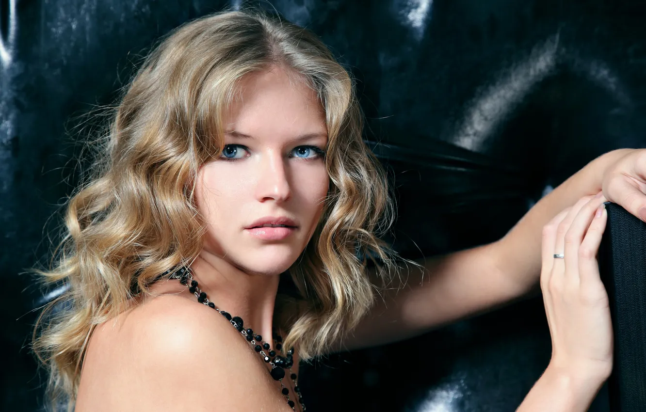 Photo wallpaper look, girl, blonde, blue-eyed, curls, Catherine A, alcobuse