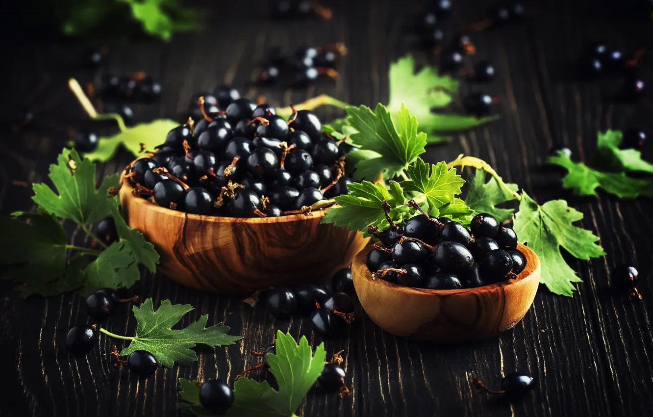 Photo wallpaper leaves, berries, the dark background, Board, black, bowl, a lot, currants
