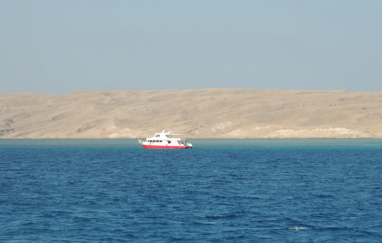 Photo wallpaper sea, shore, boat