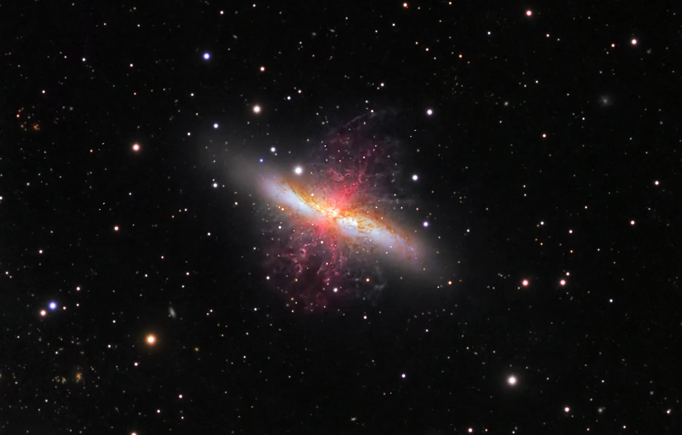 Photo wallpaper galaxy, M82, Servicer, Cigar