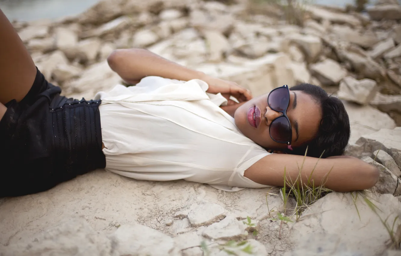 Photo wallpaper girl, pose, glasses, black