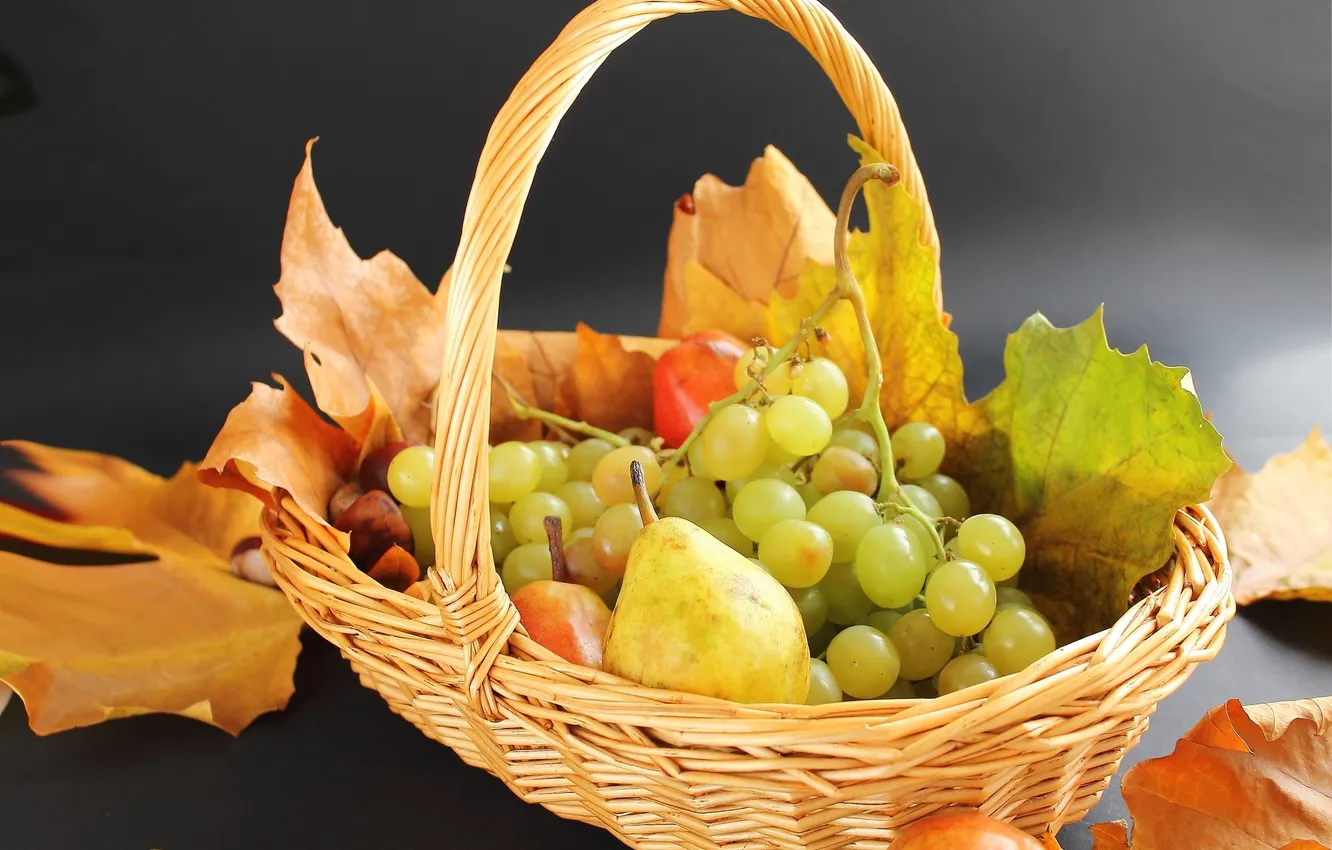 Photo wallpaper white, leaves, berries, basket, grapes, fruit, pear