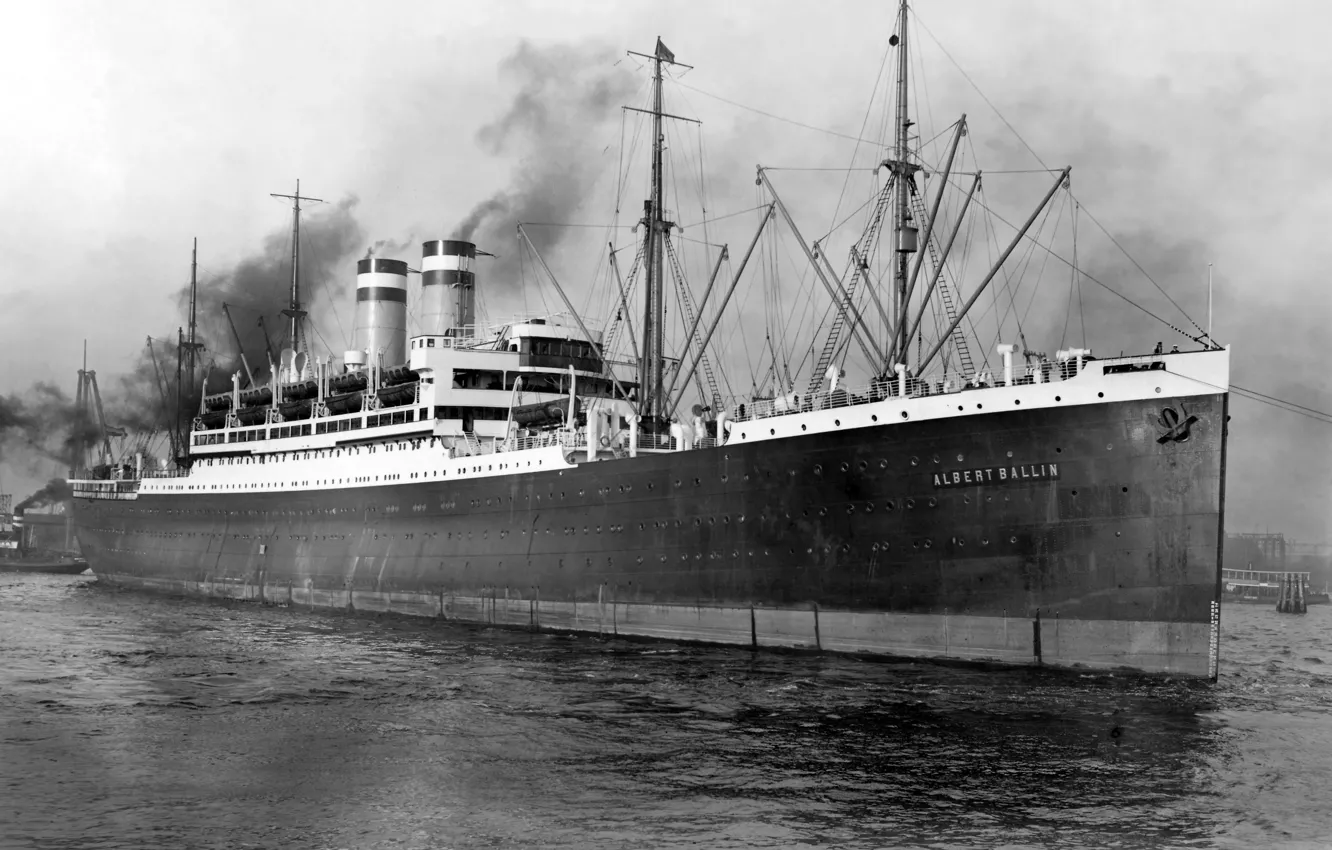 Photo wallpaper Transatlantic liner, 1927, Albert Ballin