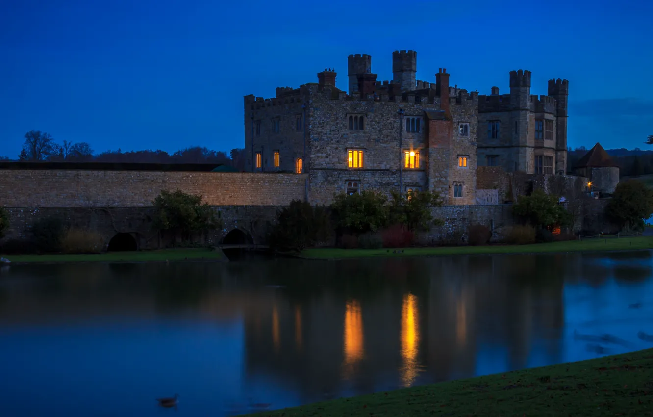 Photo wallpaper night, lights, reflection, blue, castle, shore, England, Windows