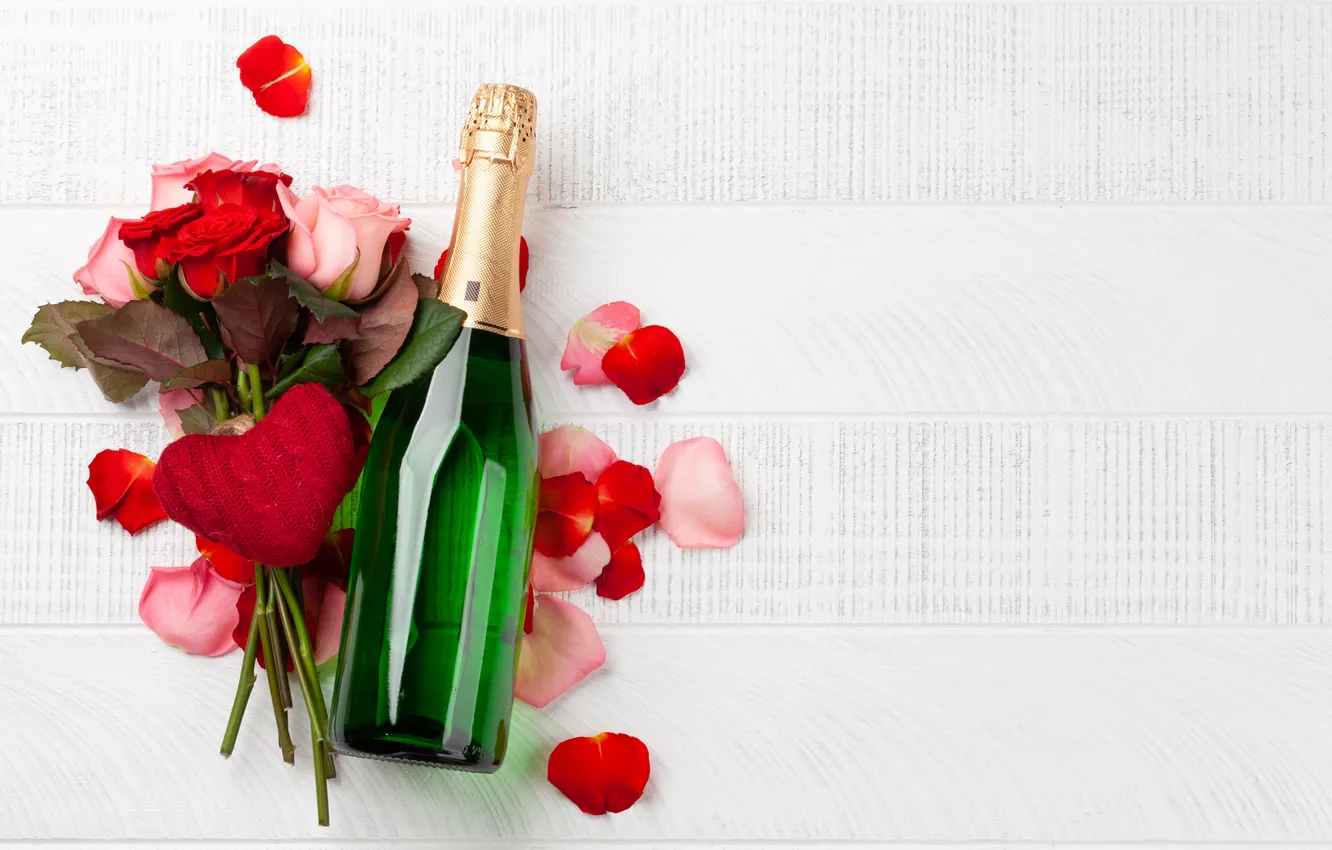 Photo wallpaper love, flowers, gift, romance, heart, roses, petals, love
