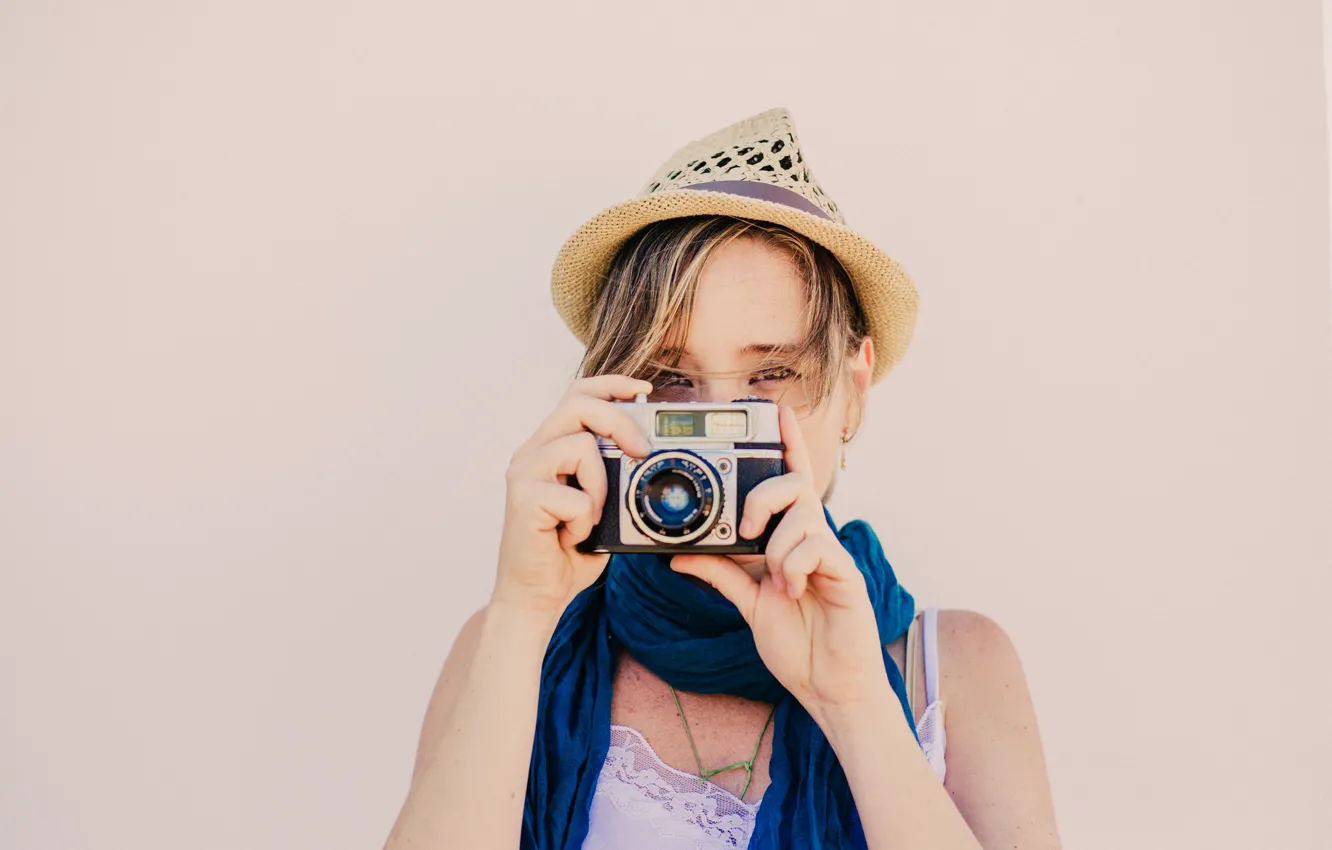 Photo wallpaper girl, hat, camera, scarf, diretc gaze