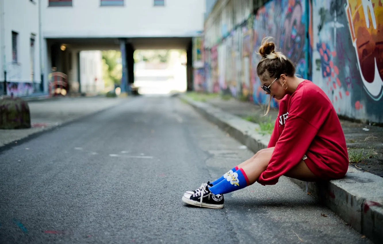 Photo wallpaper girl, street, glasses, hairstyle, sneakers, bokeh, leg warmers, gaffiti