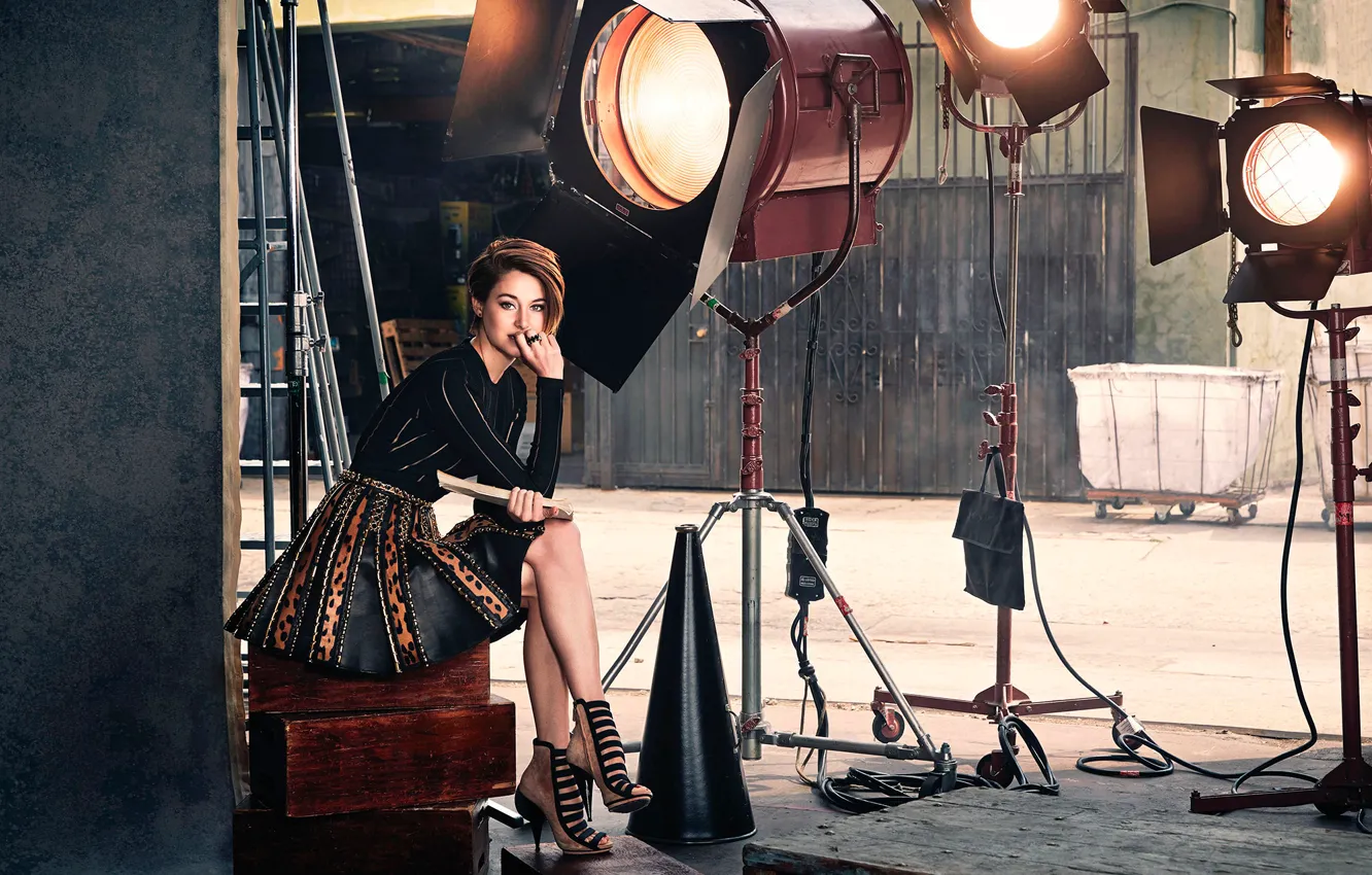Photo wallpaper photoshoot, Shailene Woodley, Modern Luxury