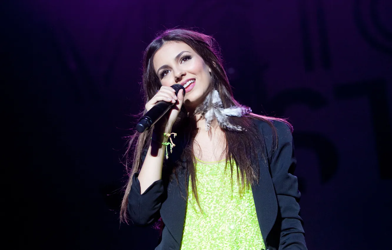 Photo wallpaper girl, brunette, microphone, sings, Victoria Justice, Victoria Justice