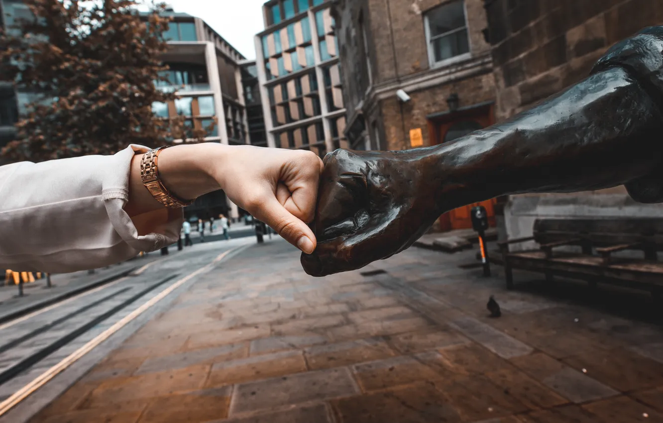Photo wallpaper metal, statue, Fists, Bronze, fist salute