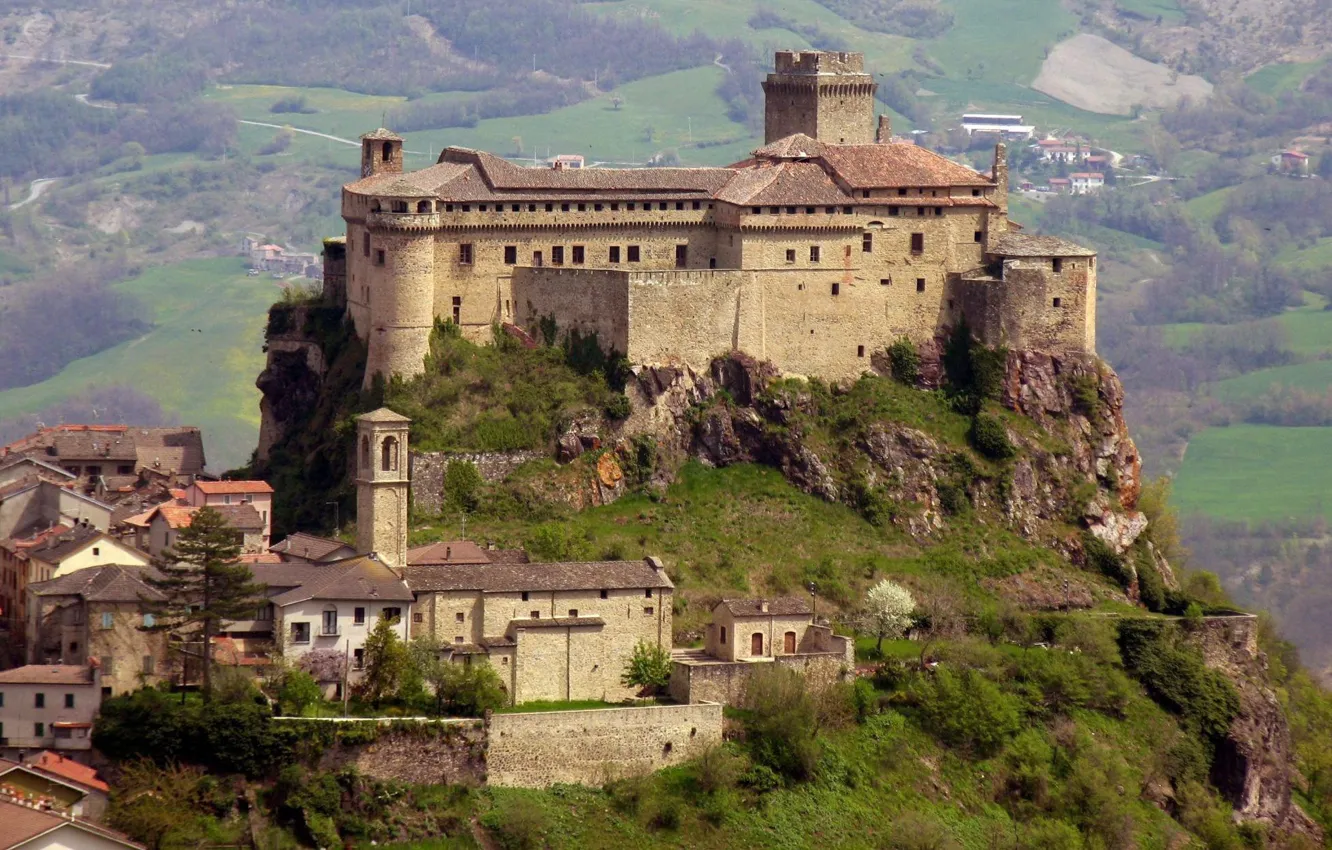Photo wallpaper the city, castle, Italy, fortress, Italy, Parma, Parma, Upper Ceno Valley
