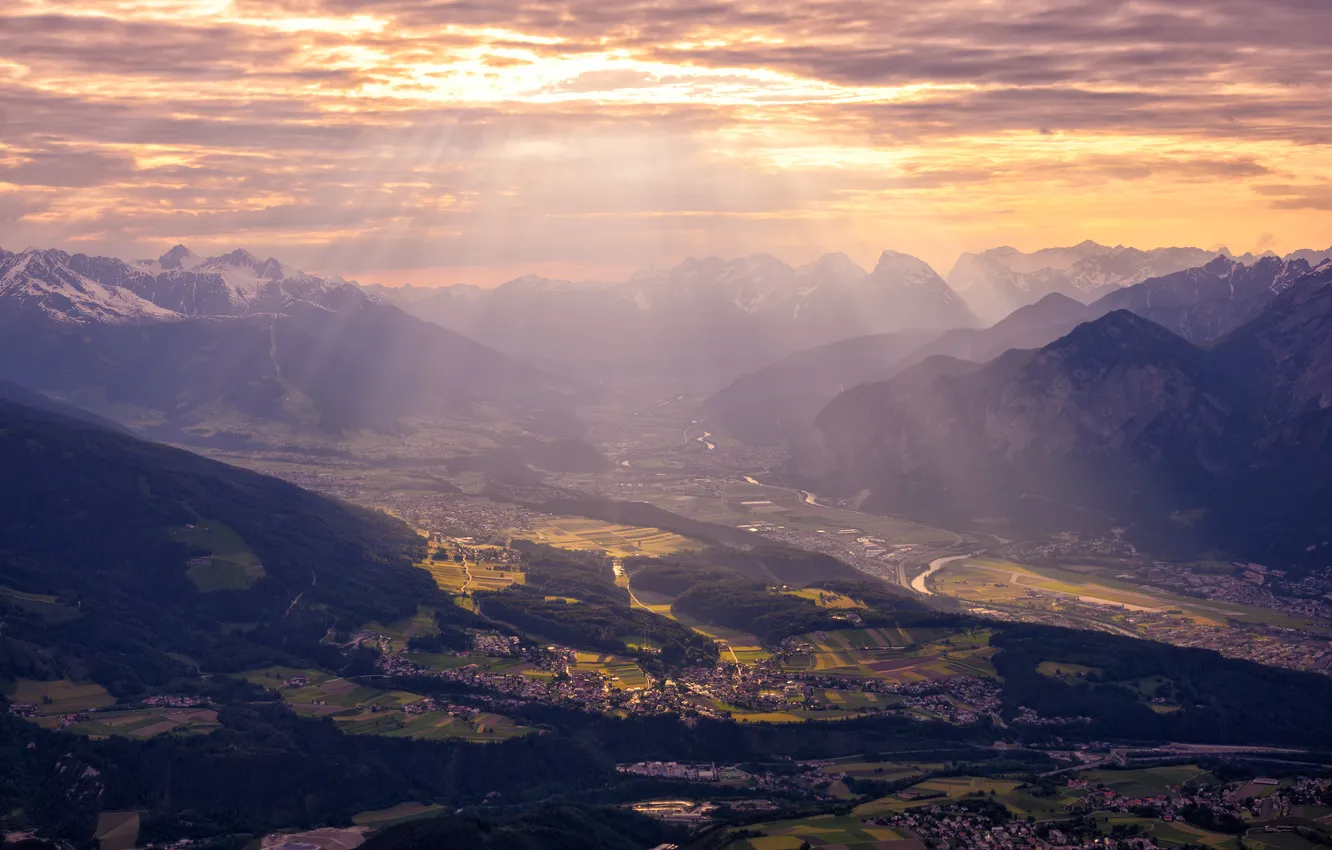 Photo wallpaper rays, mountains, dawn, panorama