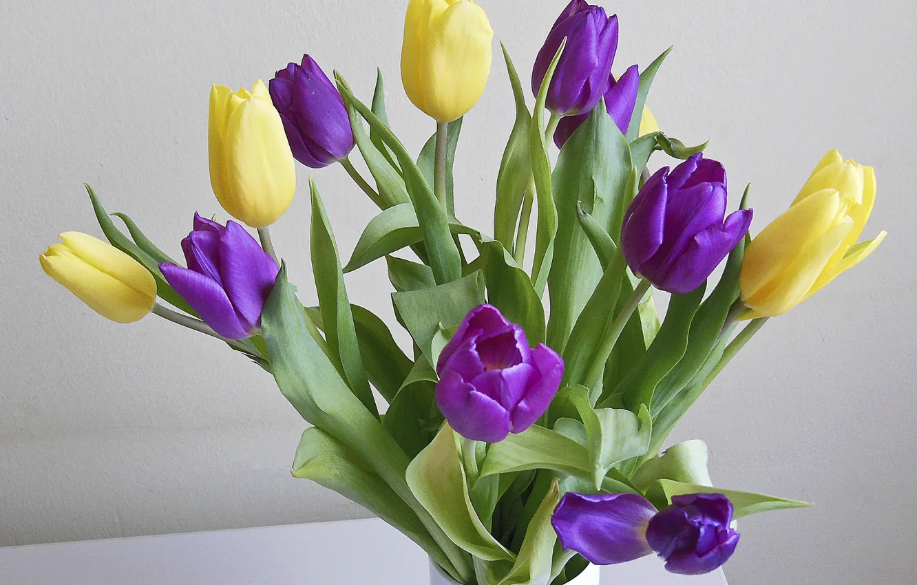 Photo wallpaper bouquet, yellow, tulips, vase, lilac
