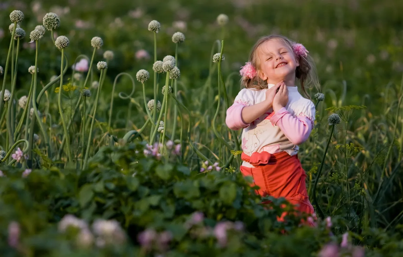 Photo wallpaper summer, smile, meadow, girl