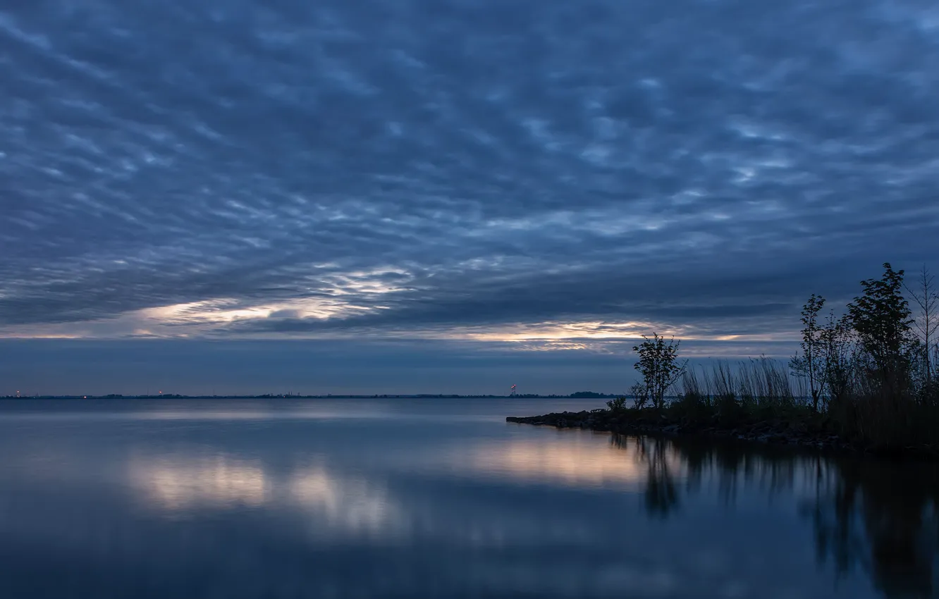 Photo wallpaper clouds, lake, the evening
