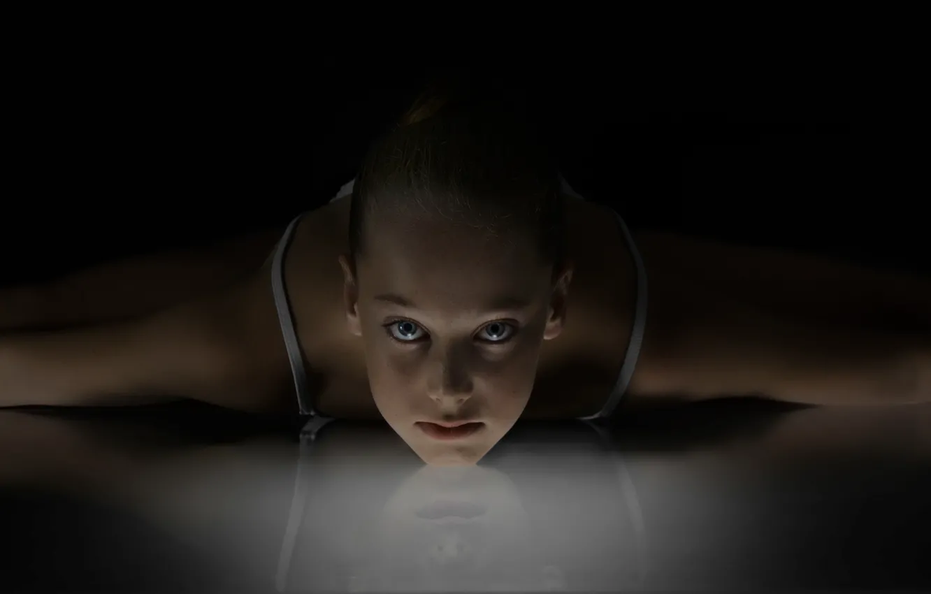 Photo wallpaper look, reflection, gymnastics, athlete, twine