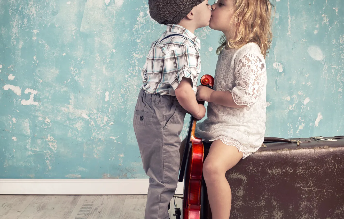 Photo wallpaper boy, girl, suitcase, kiss, children, boy and girl