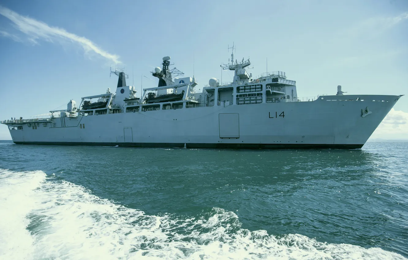 Photo wallpaper universal, HMS Albion, transport dock