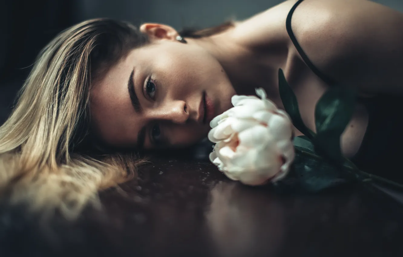 Photo wallpaper flower, look, portrait, Girl, Face, blonde, lies, Diana