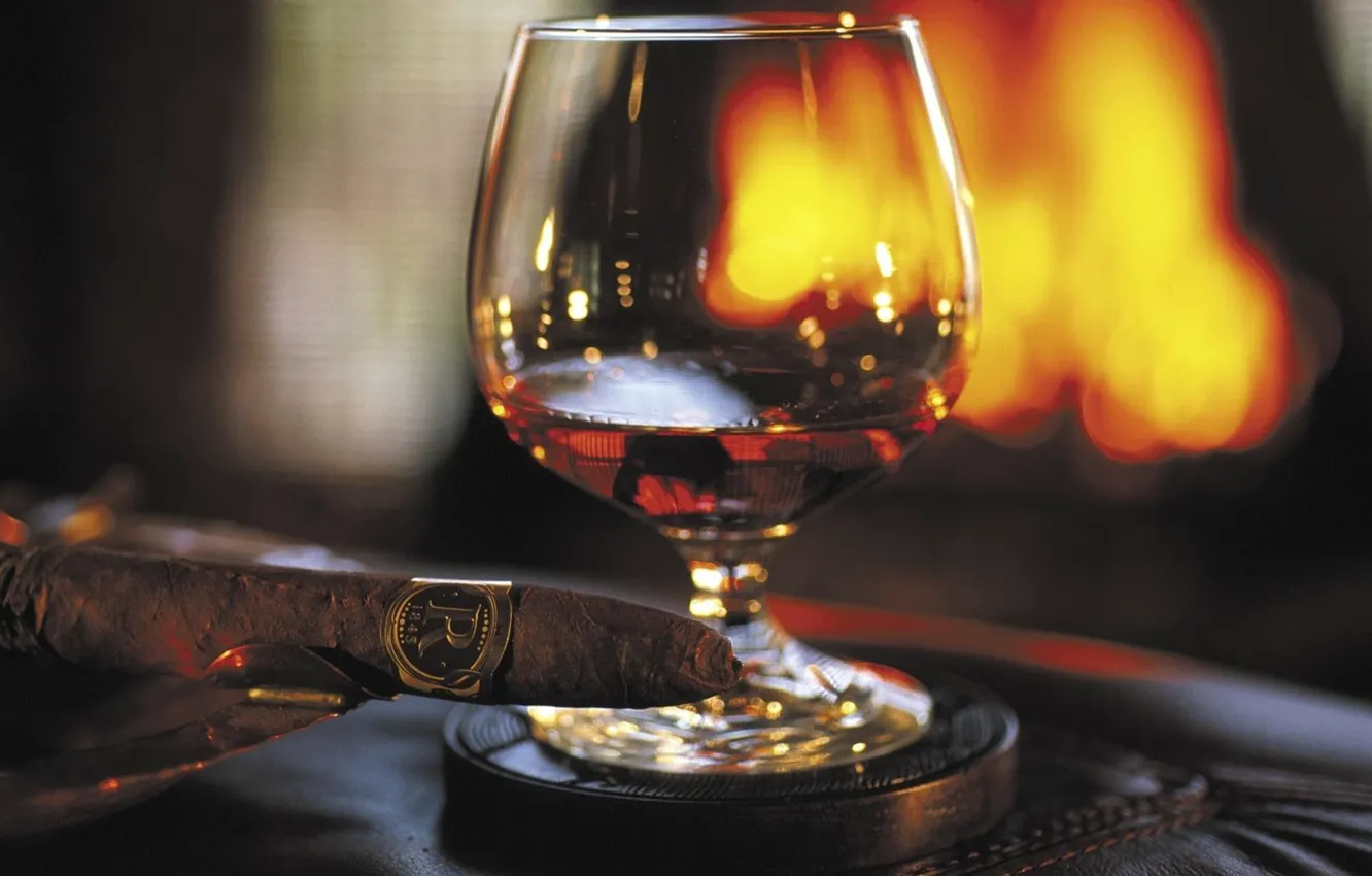 Photo wallpaper fire, beauty, Cigar, a glass of cognac