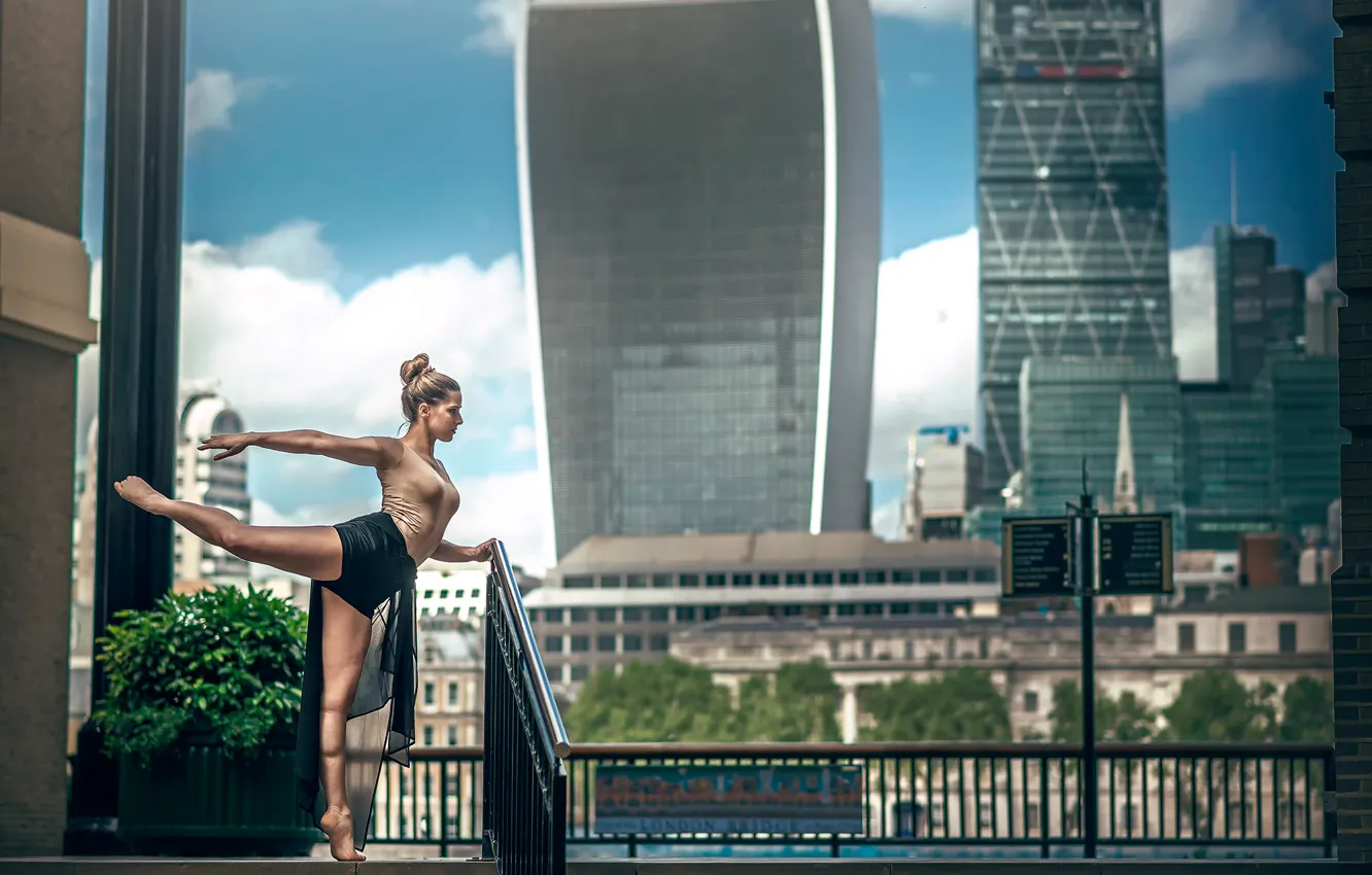 Photo wallpaper the city, London, dance, ballerina, Marine Fauvet