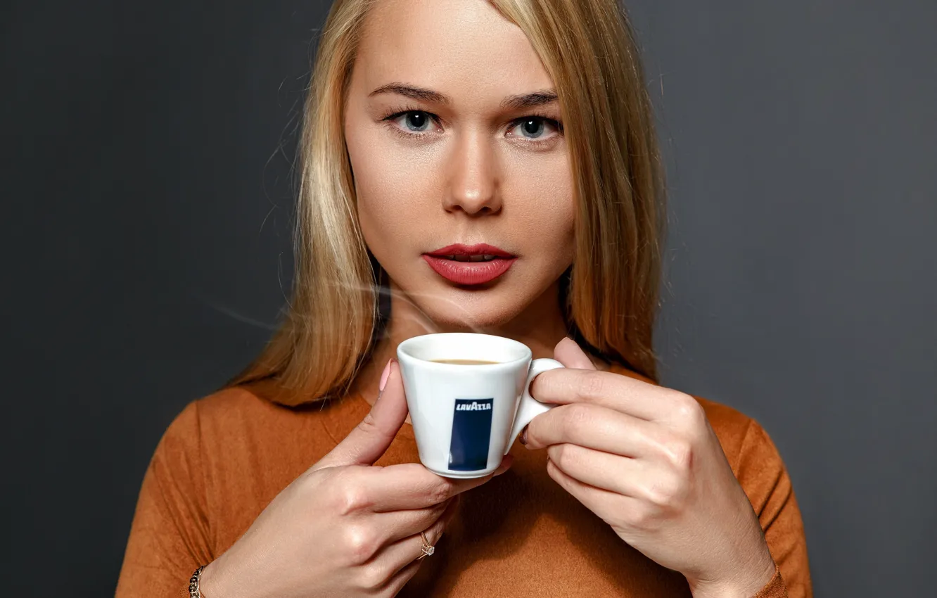 Photo wallpaper look, pose, background, model, coffee, portrait, hands, makeup