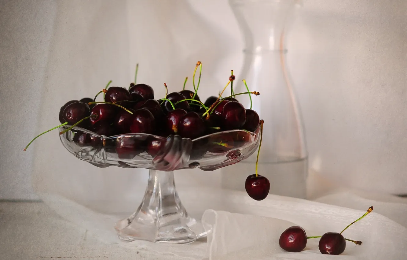 Photo wallpaper berries, vase, cherry