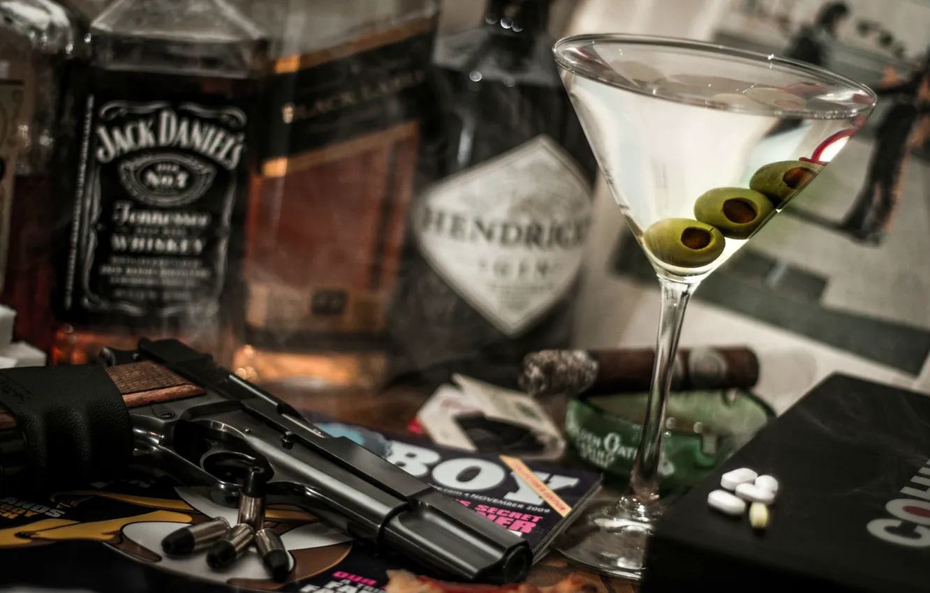 Photo wallpaper Gun, Alcohol, Pistol