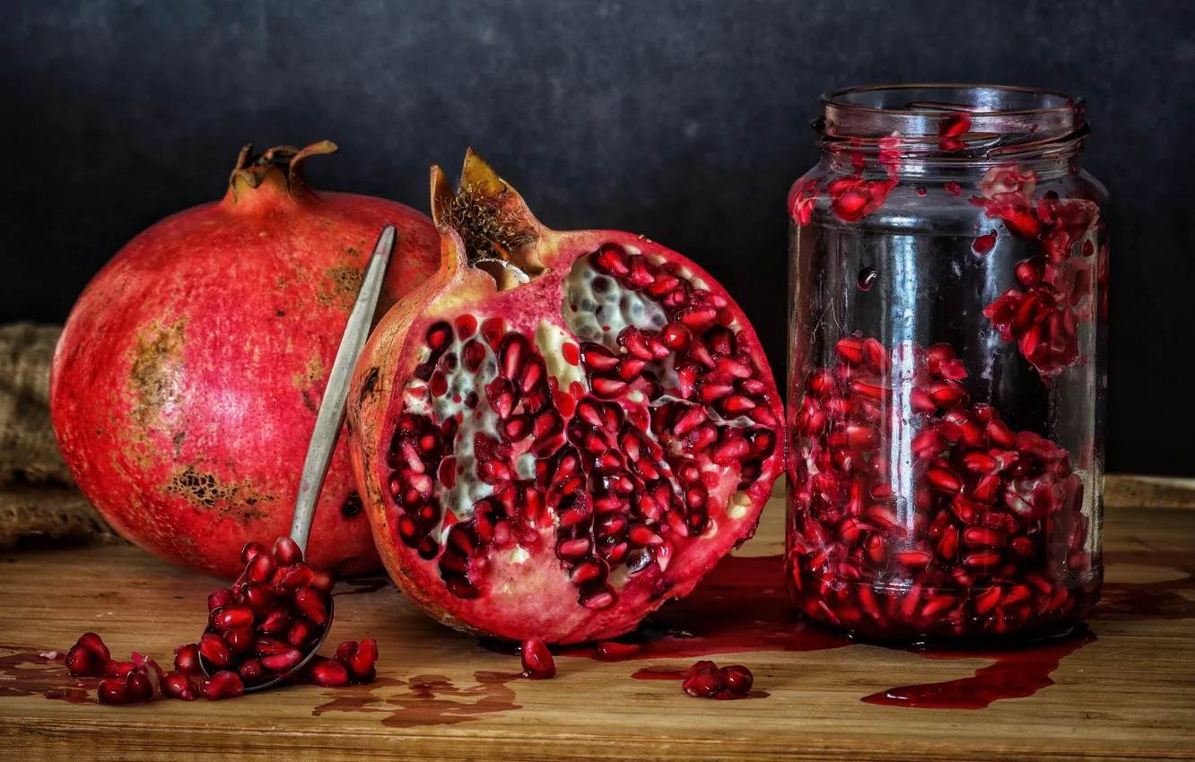 Photo wallpaper Bank, still life, garnet