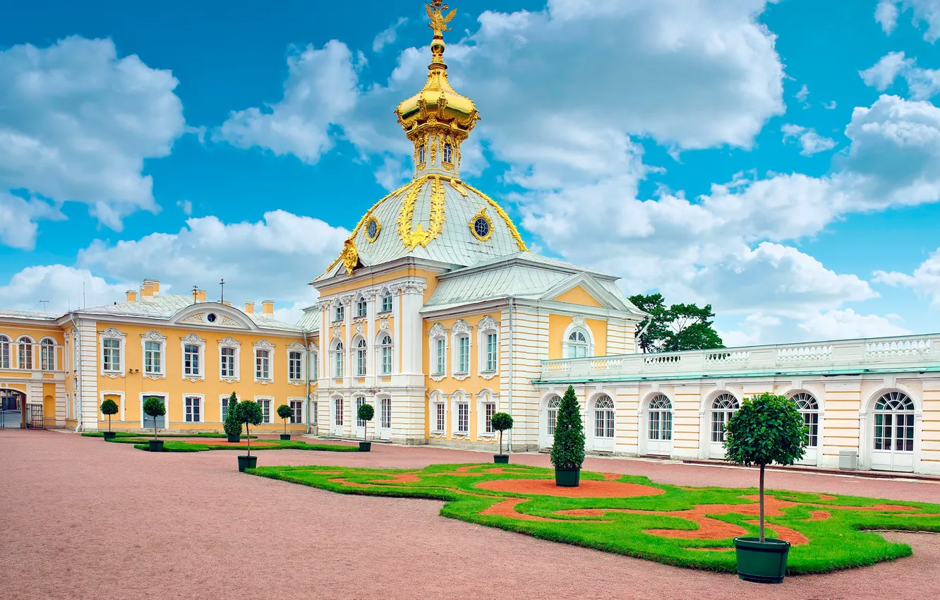 Photo wallpaper the sky, clouds, trees, lawn, Saint Petersburg, Russia, Palace, Peterhof