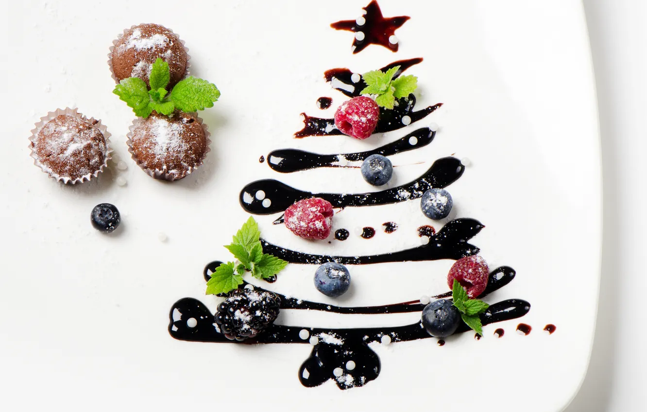 Photo wallpaper berries, tree, New Year, plate, Christmas, cakes, glaze, cupcakes