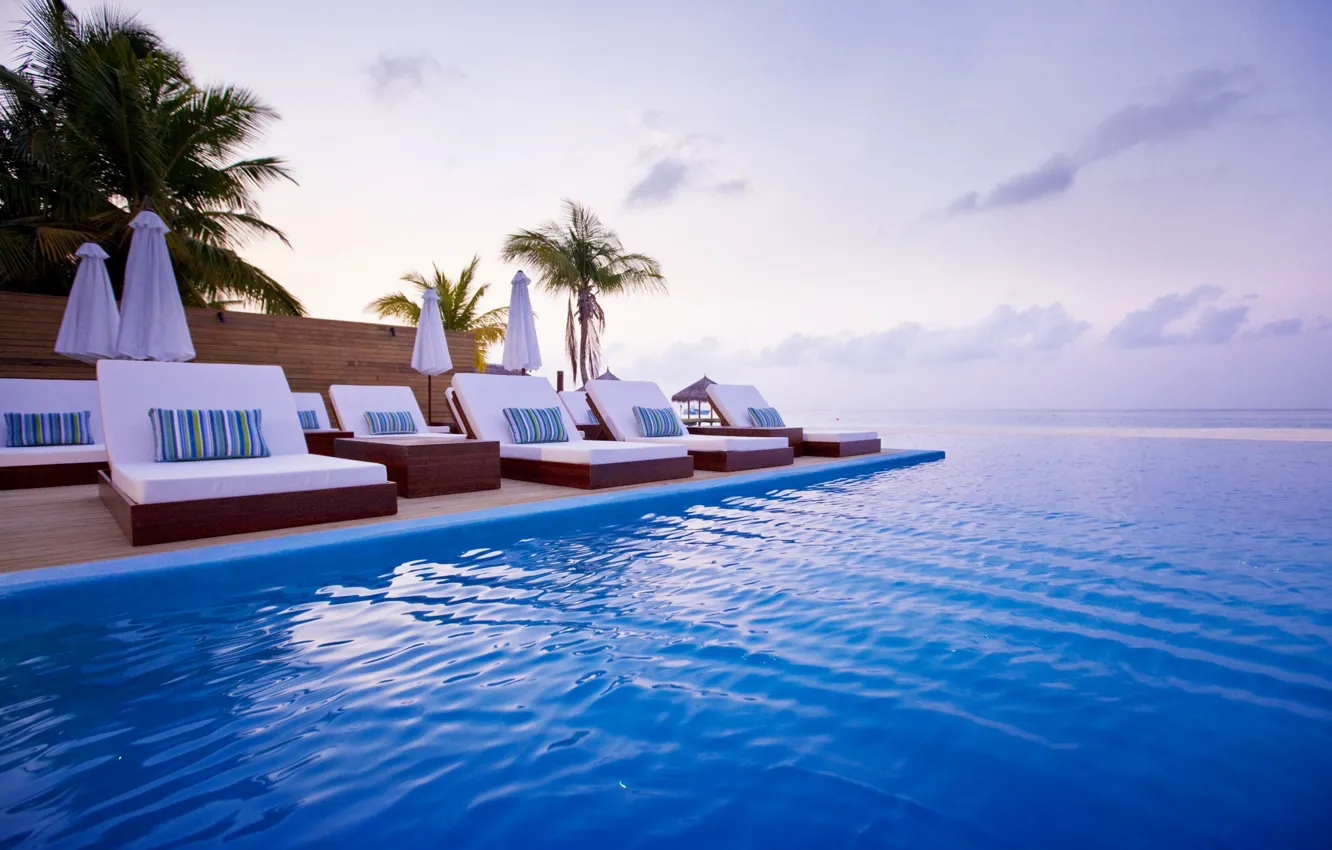 Photo wallpaper palm trees, the ocean, pool, resort