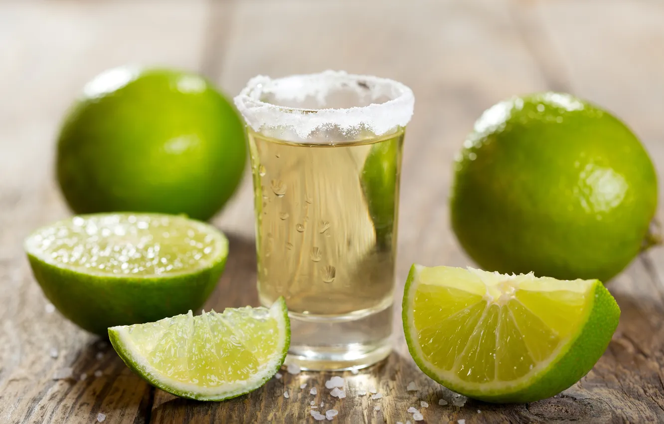 Photo wallpaper lime, glass, liqueur