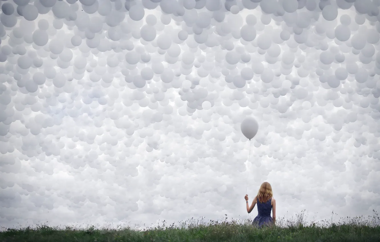 Photo wallpaper the sky, girl, balls