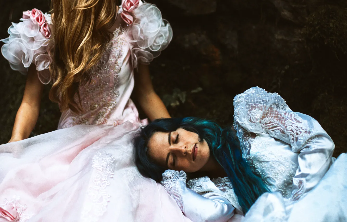 Photo wallpaper stay, two girls, Lichon