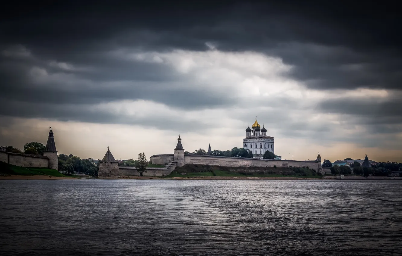 Photo wallpaper landscape, the city, Pskov