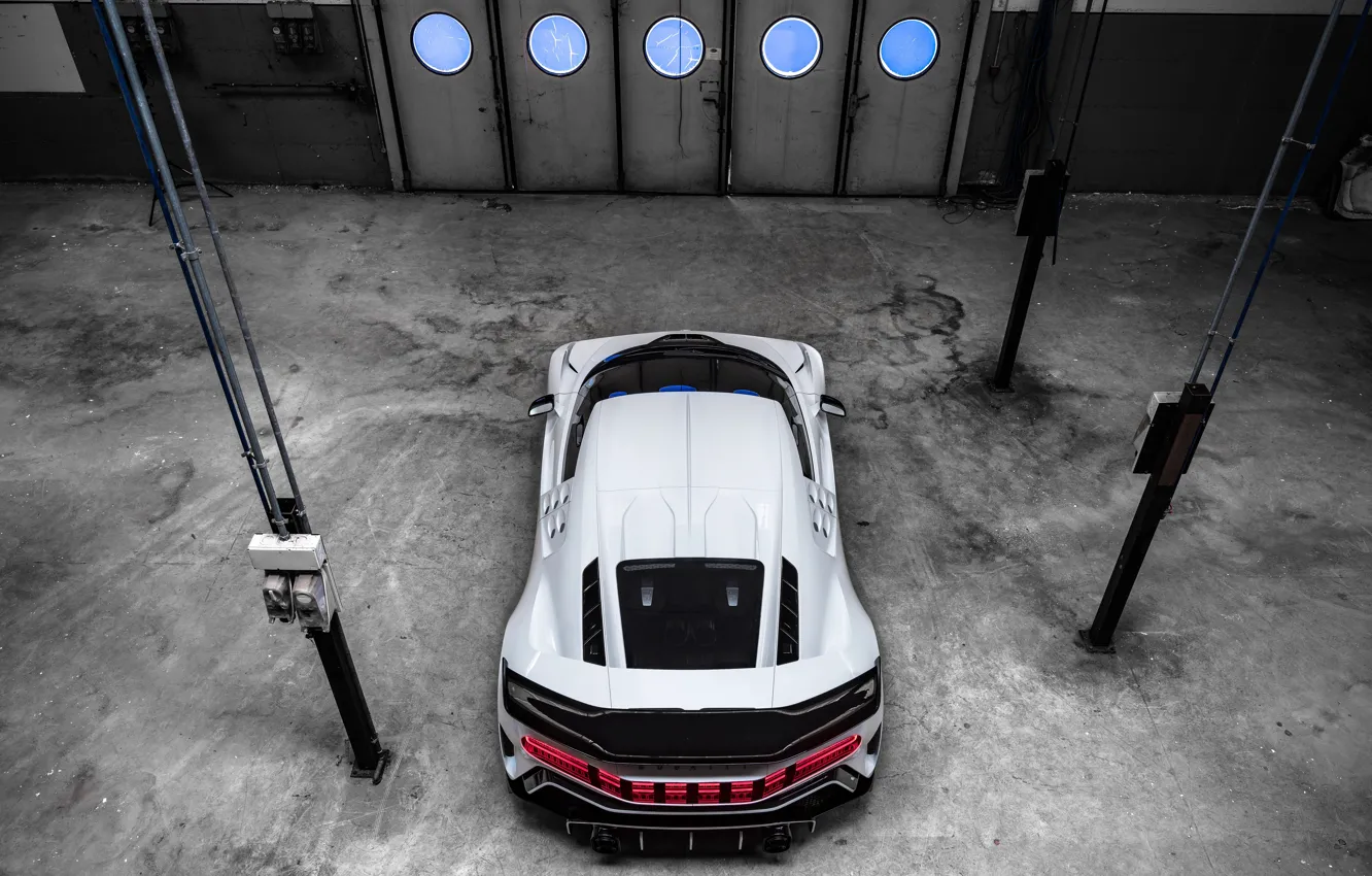 Photo wallpaper machine, gate, Bugatti, lantern, the view from the top, hypercar, One hundred and ten
