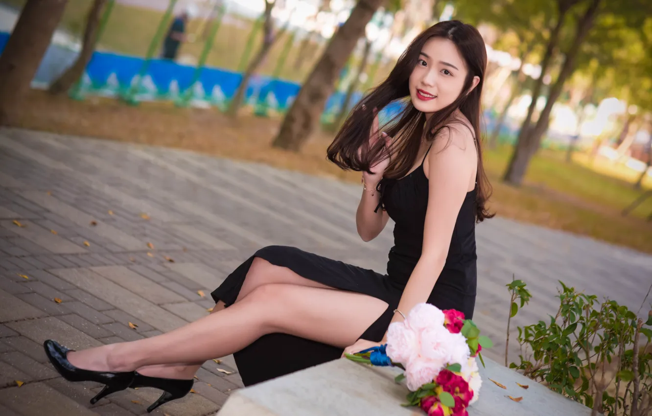 Photo wallpaper look, flowers, pose, model, portrait, bouquet, makeup, figure